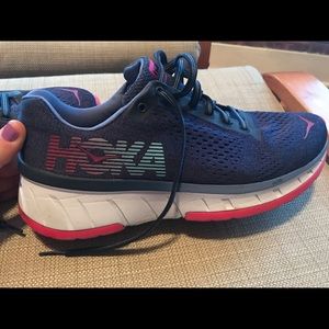 Women’s size 9 Hoka One Cavu running shoes